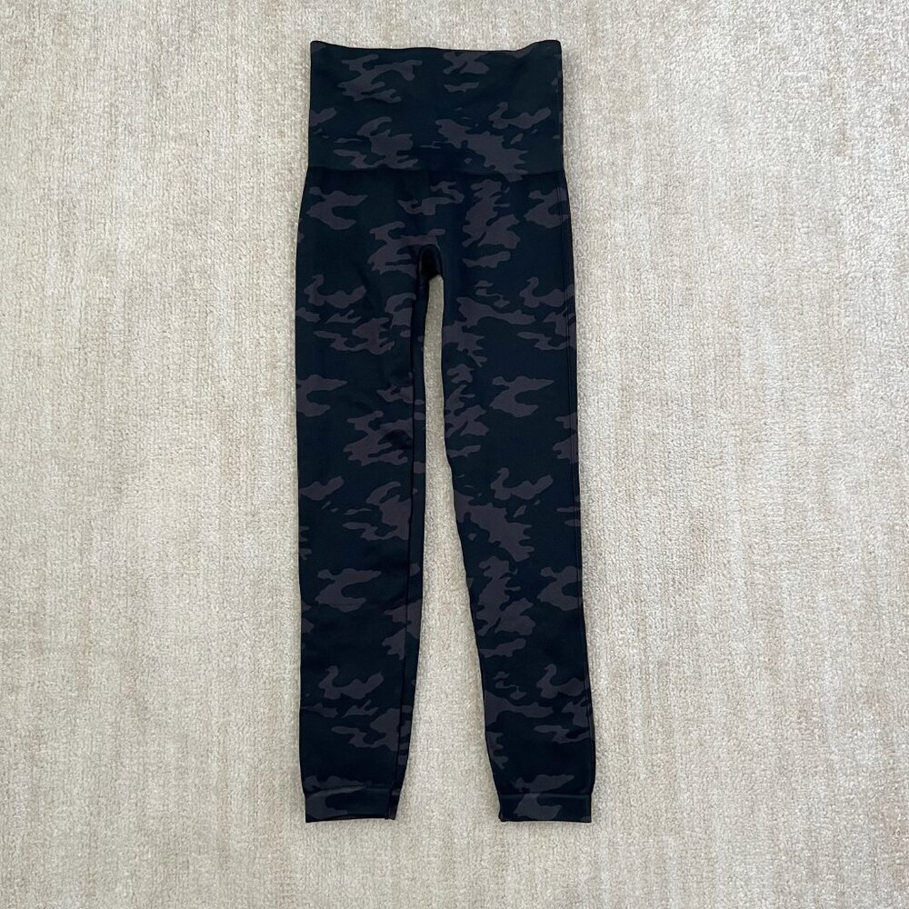 Spanx Look At Me Now Camo Leggings M